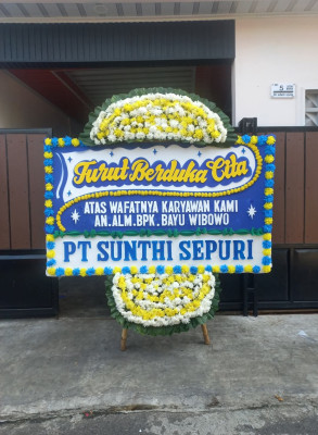 Papan Bunga Duka di Palang